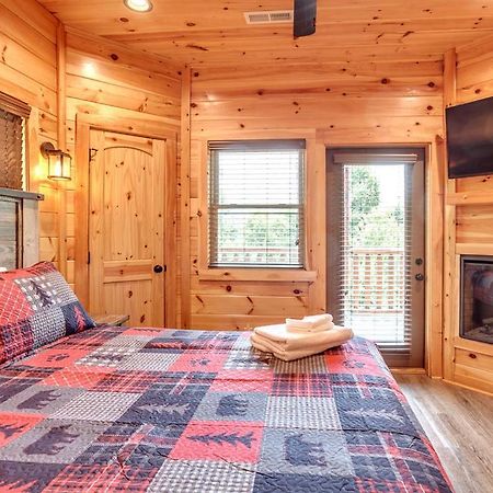 Gatlinburg Cabin With Private Hot Tub By Staycating Luaran gambar