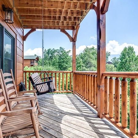 Gatlinburg Cabin With Private Hot Tub By Staycating Luaran gambar