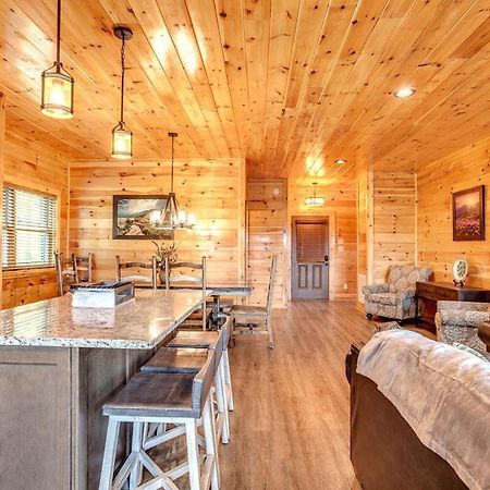 Gatlinburg Cabin With Private Hot Tub By Staycating Luaran gambar