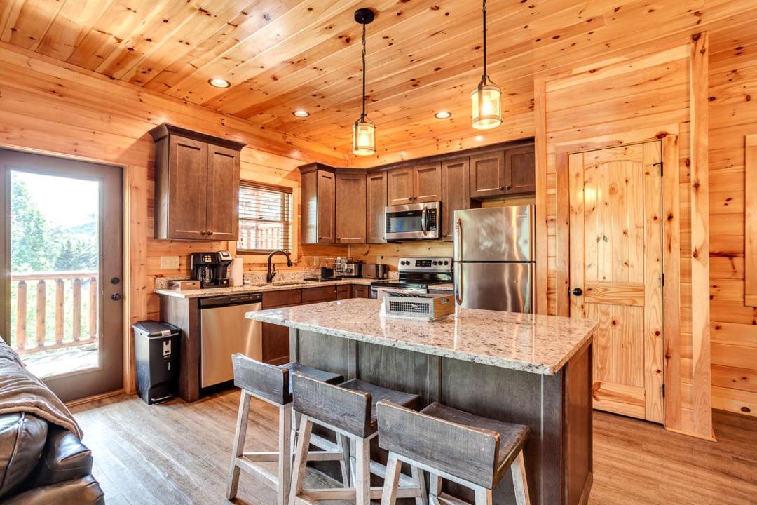 Gatlinburg Cabin With Private Hot Tub By Staycating Luaran gambar
