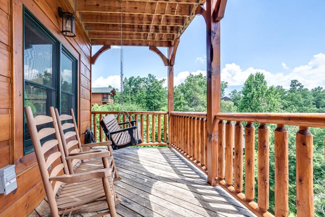 Gatlinburg Cabin With Private Hot Tub By Staycating Luaran gambar