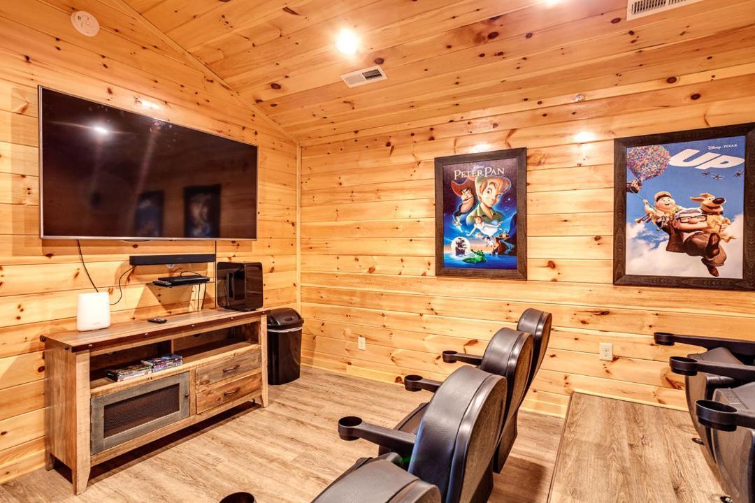 Gatlinburg Cabin With Private Hot Tub By Staycating Luaran gambar