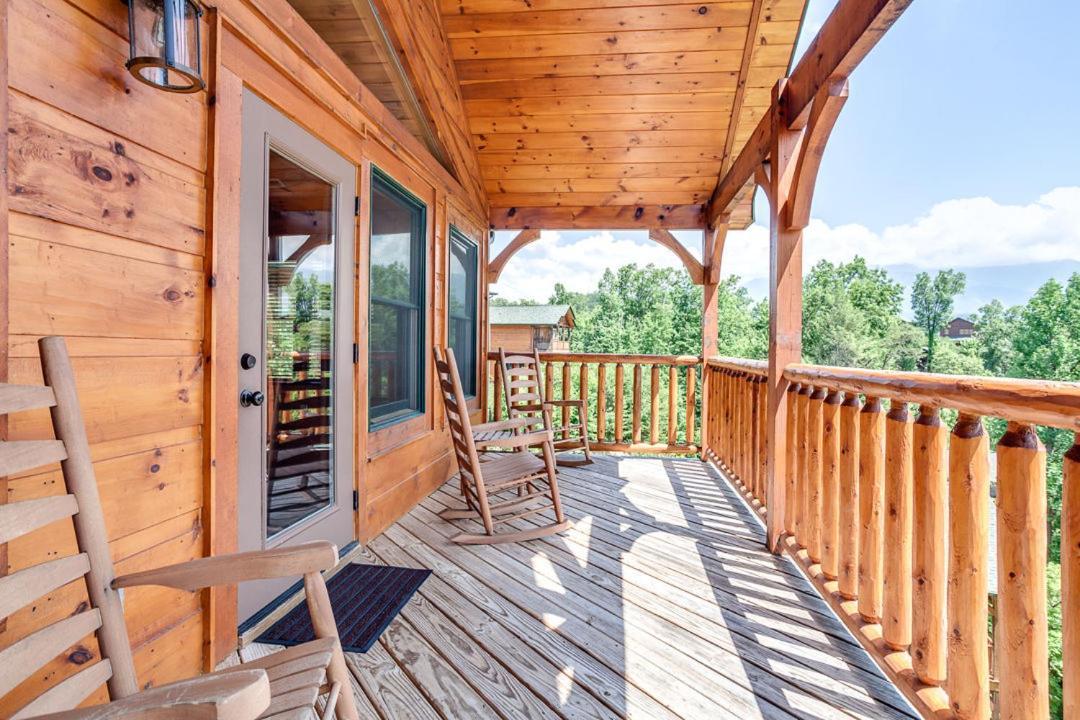 Gatlinburg Cabin With Private Hot Tub By Staycating Luaran gambar