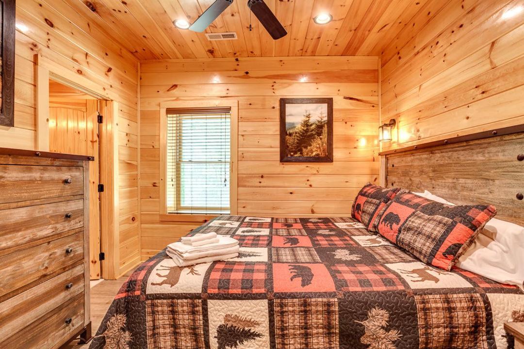 Gatlinburg Cabin With Private Hot Tub By Staycating Luaran gambar