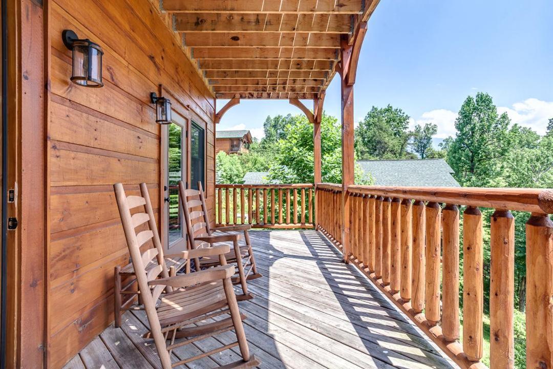 Gatlinburg Cabin With Private Hot Tub By Staycating Luaran gambar