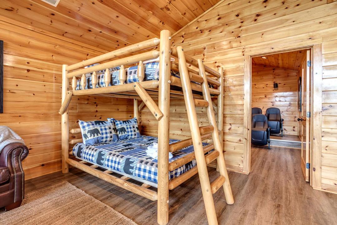 Gatlinburg Cabin With Private Hot Tub By Staycating Luaran gambar